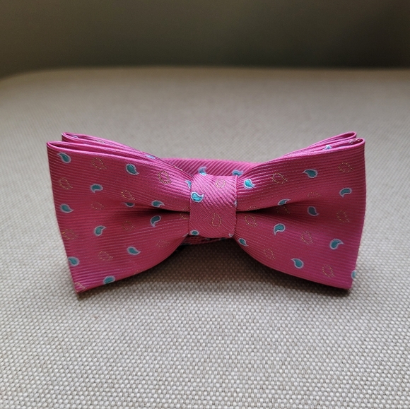 TEAR DROP Boys Patterned Bow Tie - Picture 1 of 6